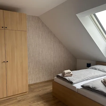 Pod Vrsatcom בית הארחה Pruske